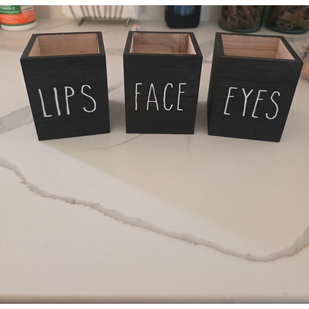 Makeup brush holders New
Dark Walnut/Black